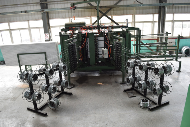 鋼絲網架保溫板設備